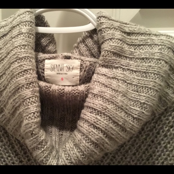 Cowl neck sweater - Picture 2 of 3